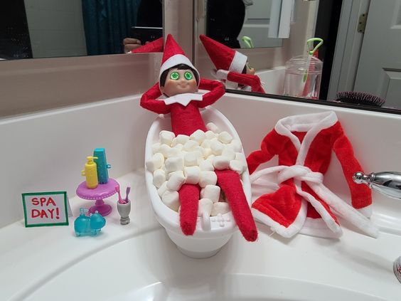 Elf on a Shelf’s Bubble Bath