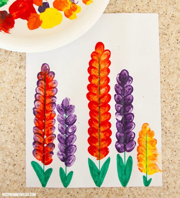 Finger painting – A brilliant activity for babies and toddlers