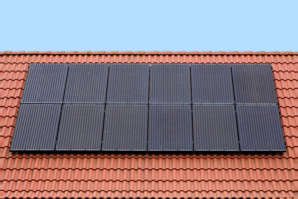 Illuminating Chicago: How Solar Energy Companies Power the Windy City's Future