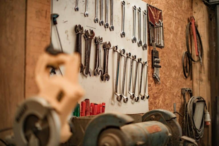 7 Ways to Store Cordless Tools in Your Garage