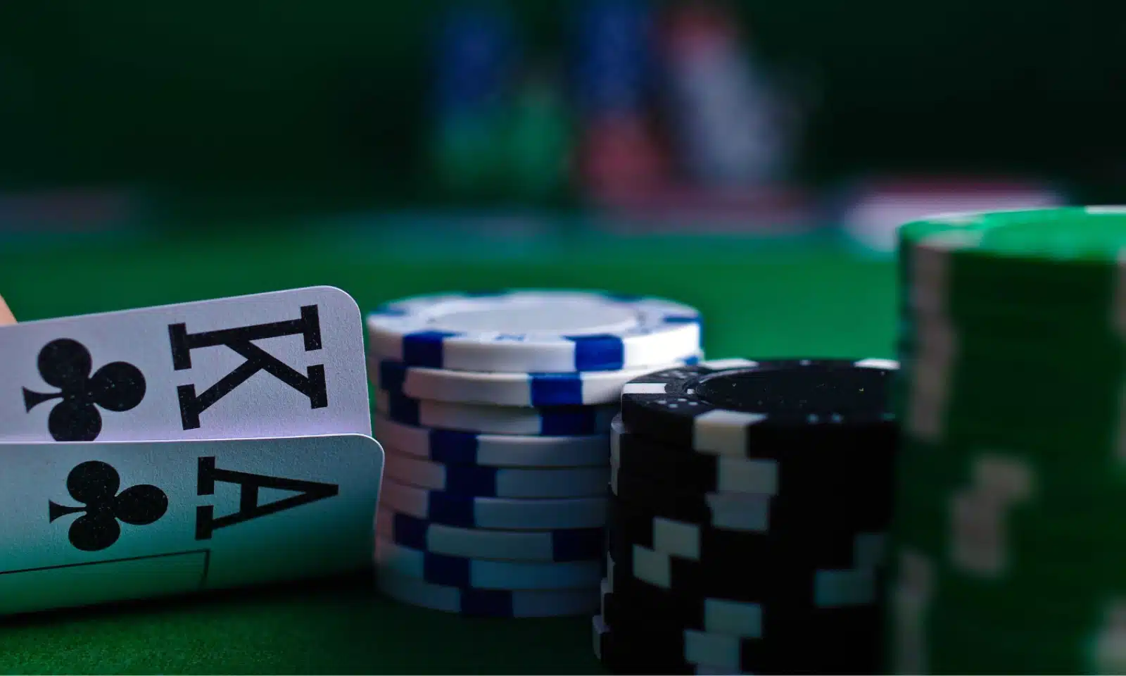 Unique Features of Playing Poker on 1win: Enhancing Your Gaming Experience