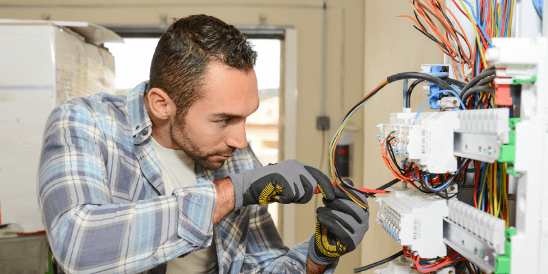 Ways to Check an Electrician's License