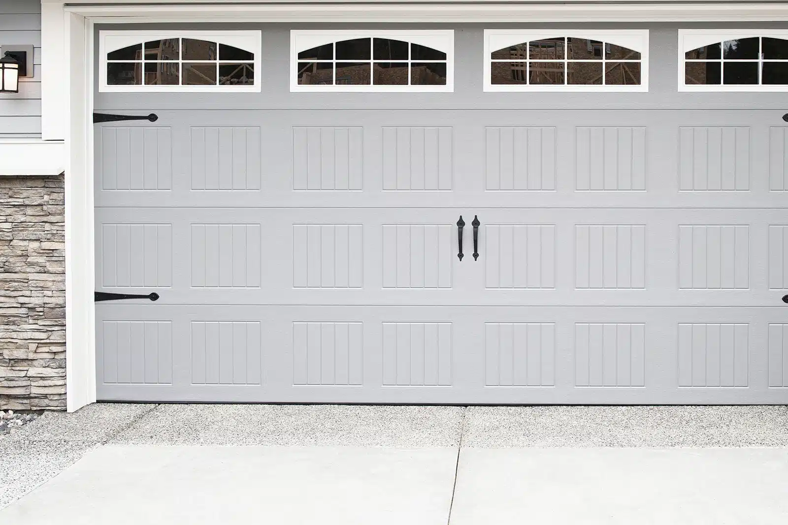 Garage Door Repair and Maintenance Tips for DIYers