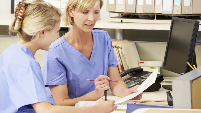 The 3 Best Tips To Set Up A Nurse’s Station For Better Productivity