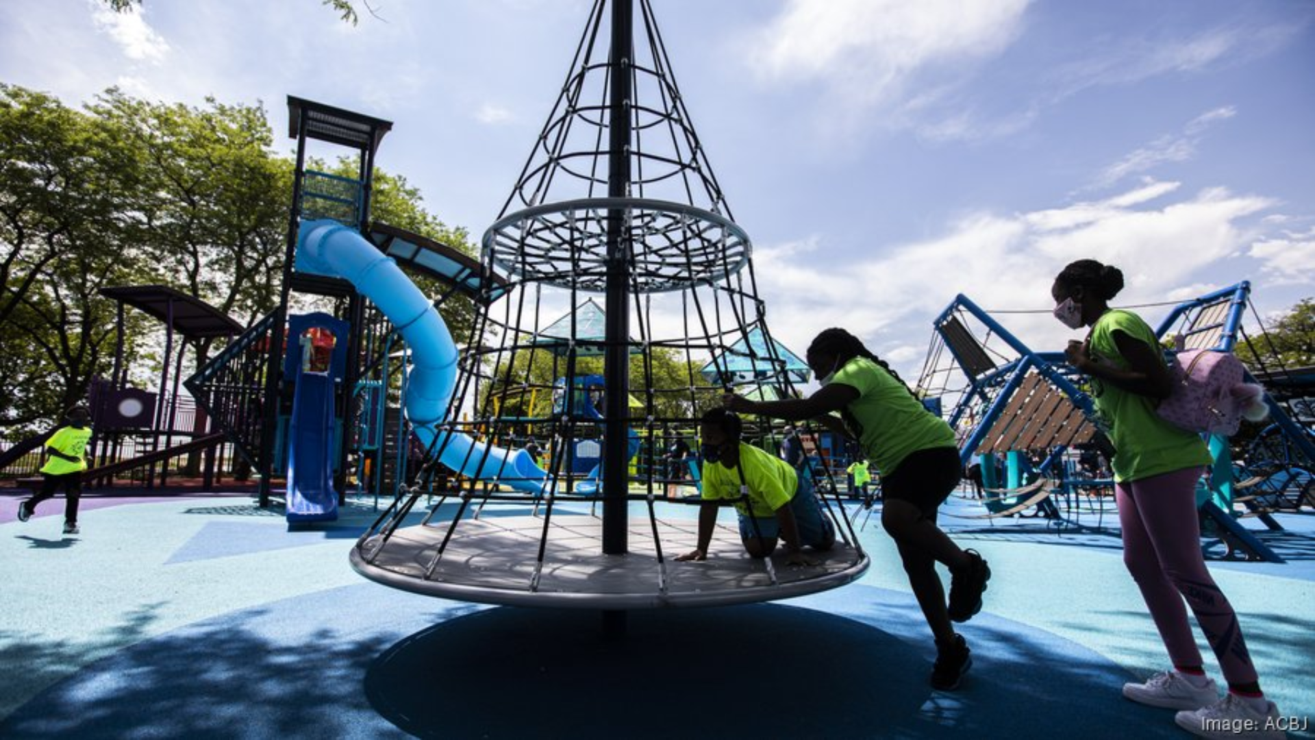Key_Features_of_the_Northwestern_Mutual_Playground